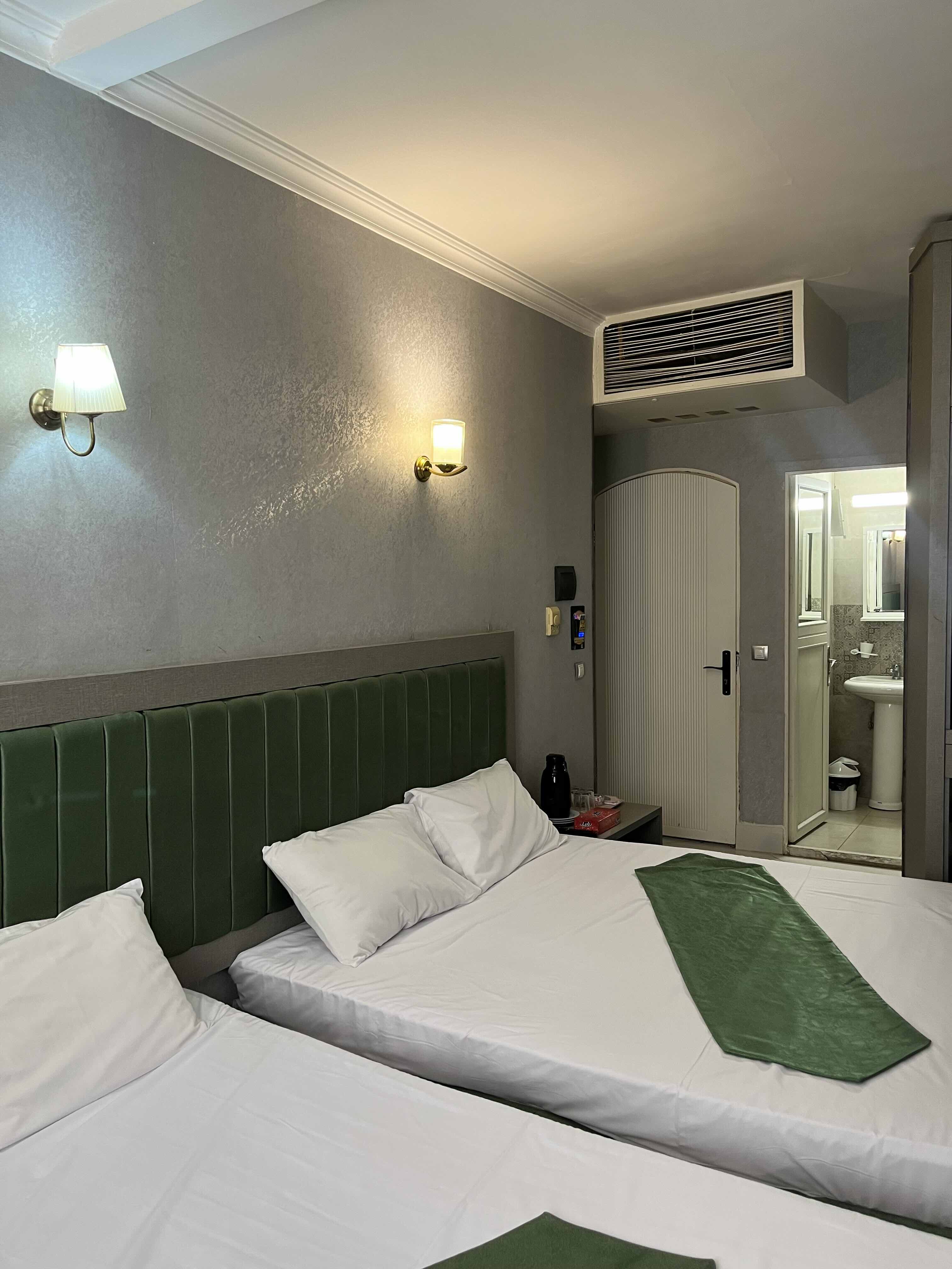 اتاق شماره 209